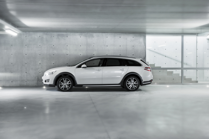 Peugeot 508 RXH 2.0 HDi Limited Edition Hybrid4 Peugeot 508 RXH 2.0 HDi Limited Edition Hybrid4