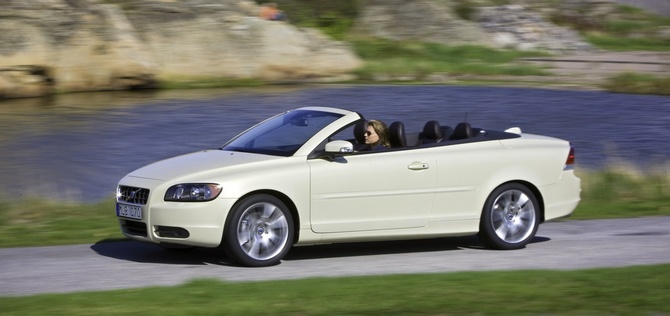 Volvo C70 D5 Momentum Geartronic Volvo C70 D5 Momentum Geartronic