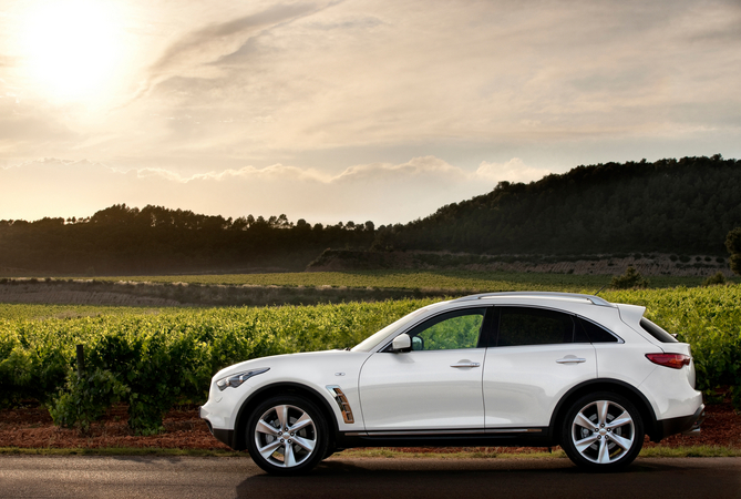 Infiniti FX30d AWD S Infiniti FX30d AWD S