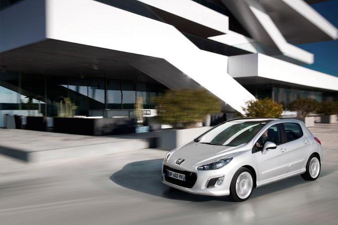 Peugeot 308 Access 1.6 e-HDi 112 CVM6 Peugeot 308 Access 1.6 e-HDi 112 CVM6