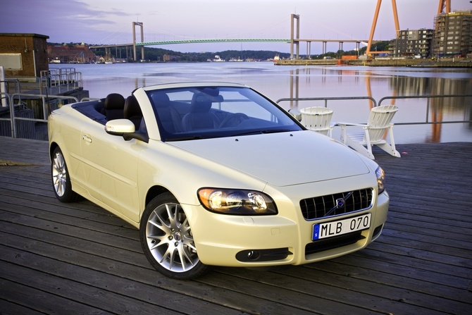 Volvo C70 2.0D Summum Volvo C70 2.0D Summum