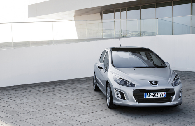 Peugeot 308 Access 1.6 e-HDi 112 CMP6 Peugeot 308 Access 1.6 e-HDi 112 CMP6