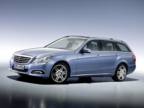 Mercedes-Benz E 200 CGI Station BlueEfficiency Mercedes-Benz E 200 CGI Station BlueEfficiency