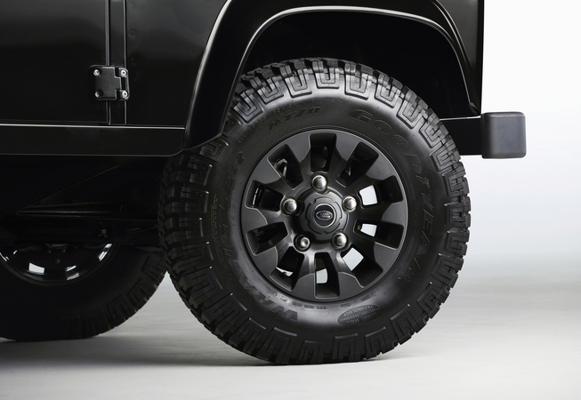 The car gets 16in black wheels The car gets 16in black wheels