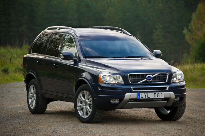 Volvo introduced the XC90 in 2002 Volvo introduced the XC90 in 2002