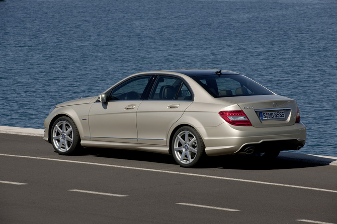 Mercedes-Benz C 180 Kompressor BlueEFFICIENCY Saloon Mercedes-Benz C 180 Kompressor BlueEFFICIENCY Saloon