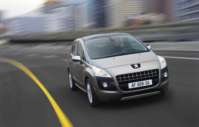 Peugeot 3008 Premium 1.6 HDi 112 CVM6 Peugeot 3008 Premium 1.6 HDi 112 CVM6