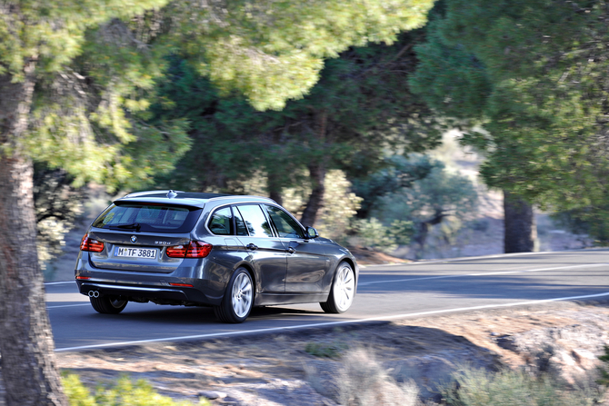 BMW 330d Touring xDrive BMW 330d Touring xDrive