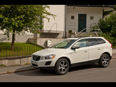 Volvo gives XC60 New and Upgraded Engines for 2012 Volvo gives XC60 New and Upgraded Engines for 2012