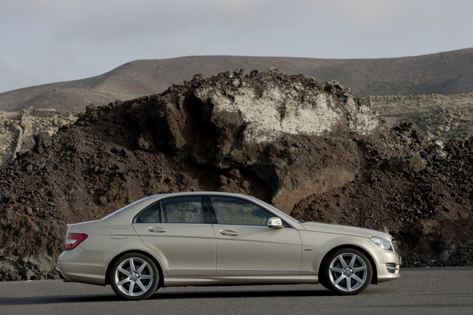 Mercedes-Benz C 350 CGI 4MATIC BlueEFFICIENCY Saloon Mercedes-Benz C 350 CGI 4MATIC BlueEFFICIENCY Saloon