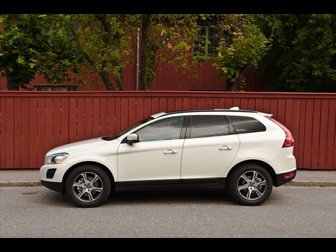 Volvo gives XC60 New and Upgraded Engines for 2012 Volvo gives XC60 New and Upgraded Engines for 2012
