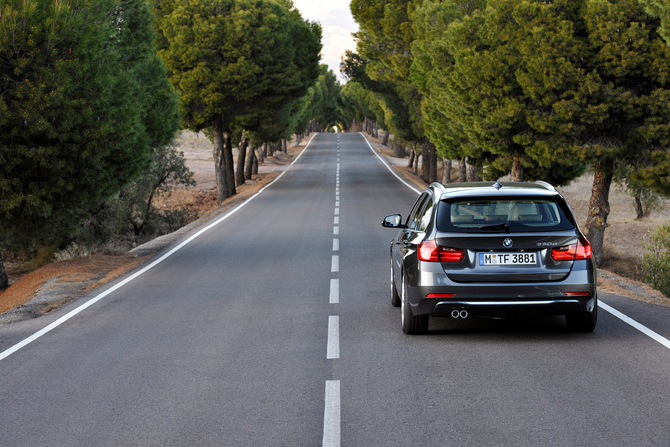 BMW 328i Touring xDrive BMW 328i Touring xDrive