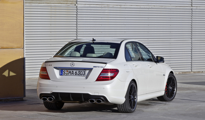Mercedes-Benz C 63 AMG Saloon Performance Package Mercedes-Benz C 63 AMG Saloon Performance Package