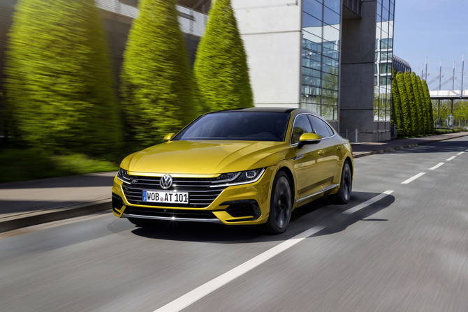 Volkswagen Arteon 2.0 TDI DSG R-Line Volkswagen Arteon 2.0 TDI DSG R-Line