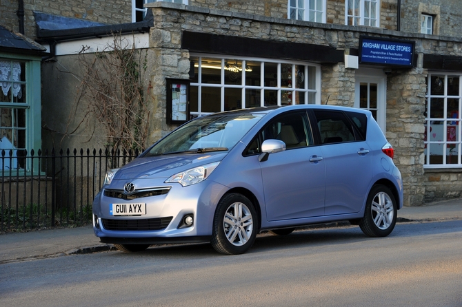 Toyota Verso-S Toyota Verso-S