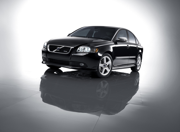 Volvo S40 1.6D DRIVe Start/Stop R-Design Volvo S40 1.6D DRIVe Start/Stop R-Design