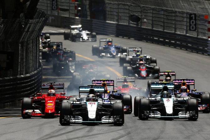 Hamilton led the race from the start until the error committed by the team Hamilton led the race from the start until the error committed by the team