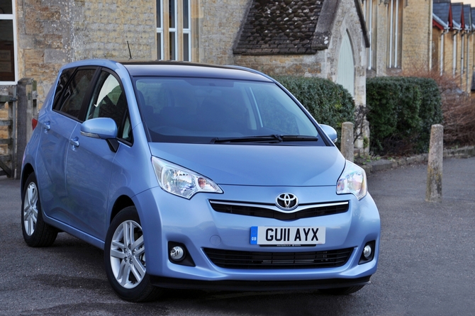 Toyota Verso-S Toyota Verso-S