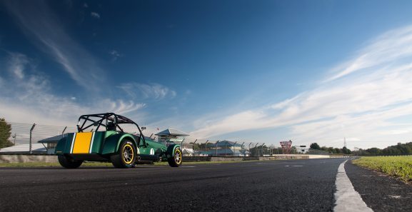 The SP/300.R uses the same engine with slightly over 300hp The SP/300.R uses the same engine with slightly over 300hp