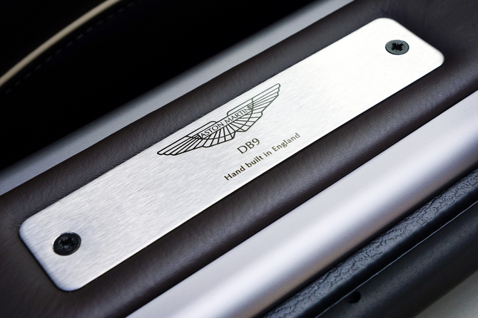 Aston Martin DB9 Volante 6.0 Touchtronic 2 Aston Martin DB9 Volante 6.0 Touchtronic 2