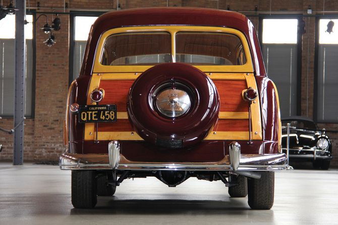 Ford V-8 Custom Station Wagon Ford V-8 Custom Station Wagon