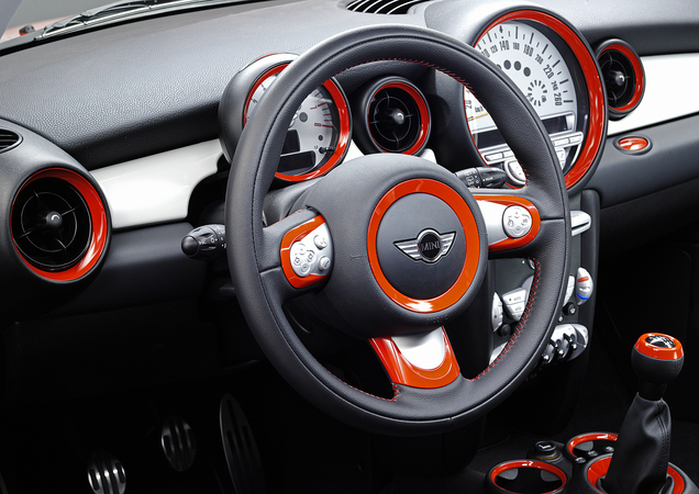 MINI (BMW) MINI Life Ball Diane von Furstenberg MINI (BMW) MINI Life Ball Diane von Furstenberg