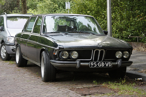 BMW 3.3 L BMW 3.3 L