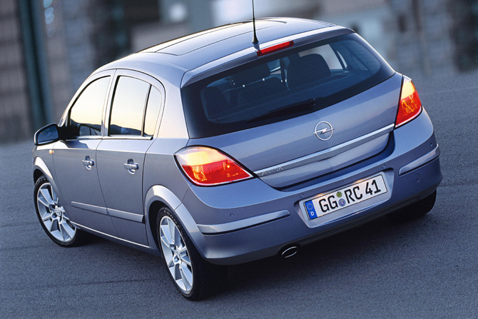 Opel Astra 1.4 Enjoy Opel Astra 1.4 Enjoy