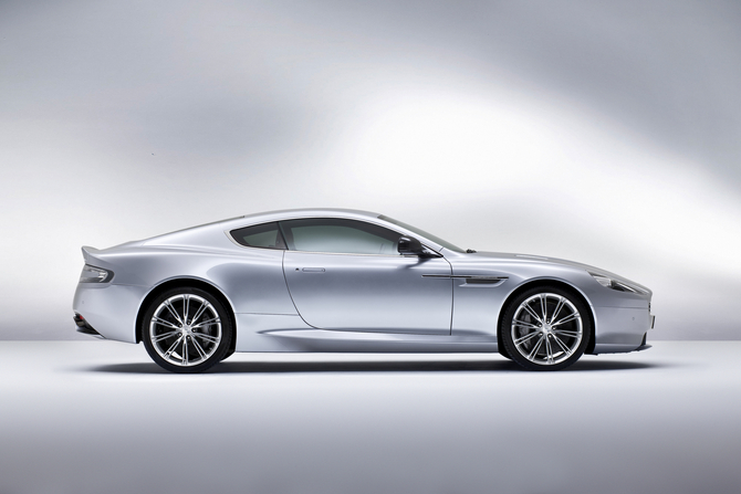 Aston Martin DB9 6.0 Touchtronic 2 Aston Martin DB9 6.0 Touchtronic 2