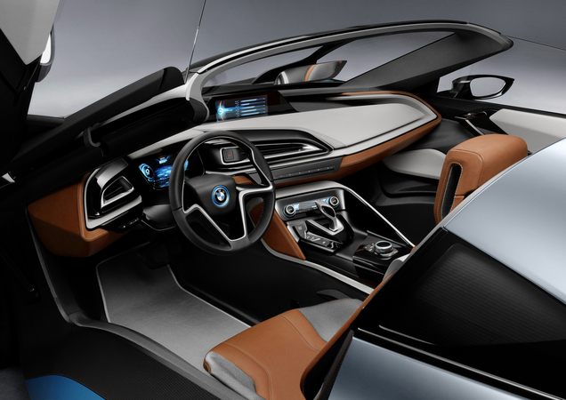 A BMW mostra um i8 Spyder mais próximo da produção A BMW mostra um i8 Spyder mais próximo da produção