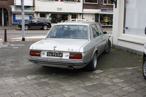 BMW 3.3 Li BMW 3.3 Li