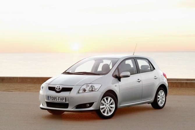 Toyota Auris 2.0 D-4D Sol Toyota Auris 2.0 D-4D Sol