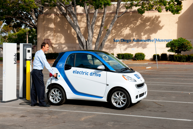 Daimler Expanding Car2go Throughout Europe with Europcar Daimler Expanding Car2go Throughout Europe with Europcar