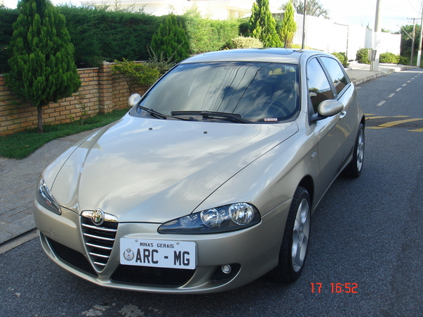 Alfa Romeo 147 2.0 T. Spark Selespeed Distinctive Alfa Romeo 147 2.0 T. Spark Selespeed Distinctive