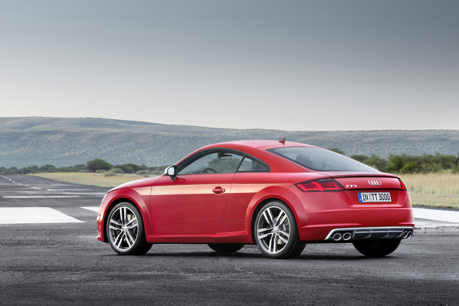 Audi TTS 2.0 TFSI quattro Audi TTS 2.0 TFSI quattro
