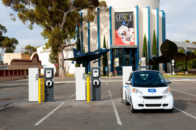 Daimler Expanding Car2go Throughout Europe with Europcar Daimler Expanding Car2go Throughout Europe with Europcar