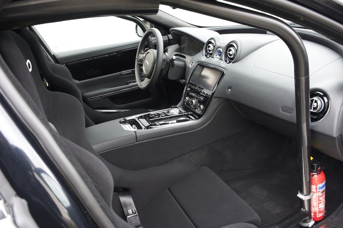 Jaguar XJ Sport Ring Taxi Jaguar XJ Sport Ring Taxi