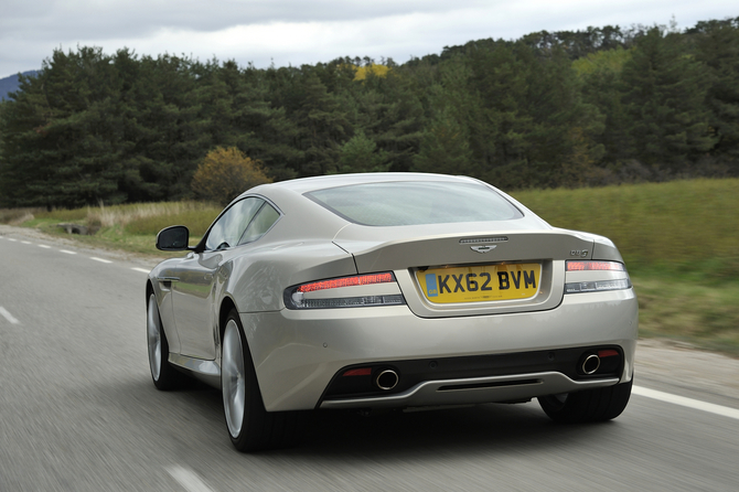 Aston Martin DB9 6.0 Touchtronic 2 Aston Martin DB9 6.0 Touchtronic 2
