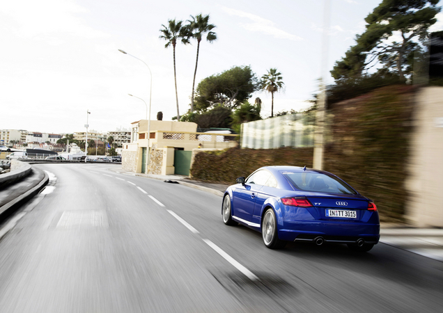 Audi TT 2.0 TFSI S tronic Audi TT 2.0 TFSI S tronic