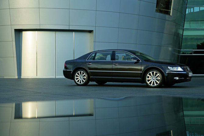 Volkswagen Phaeton 4.2I V8 Tiptronic 4M 4L. Volkswagen Phaeton 4.2I V8 Tiptronic 4M 4L.