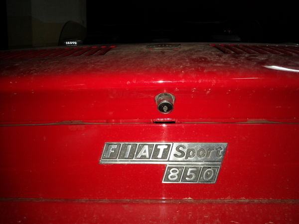 Stumbled upon: Fiat 850 Sport Spider Stumbled upon: Fiat 850 Sport Spider