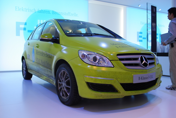 Mercedes-Benz B F-CELL Mercedes-Benz B F-CELL