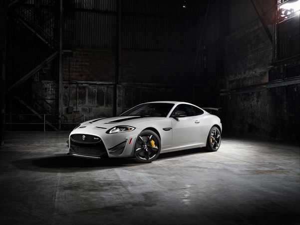 Jaguar está a apostar em força nos modelos de desempenho no Salão de Nova Iorque Jaguar está a apostar em força nos modelos de desempenho no Salão de Nova Iorque