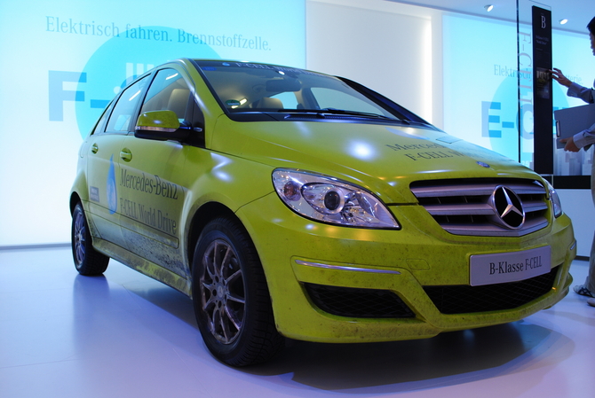 Mercedes-Benz B F-CELL Mercedes-Benz B F-CELL