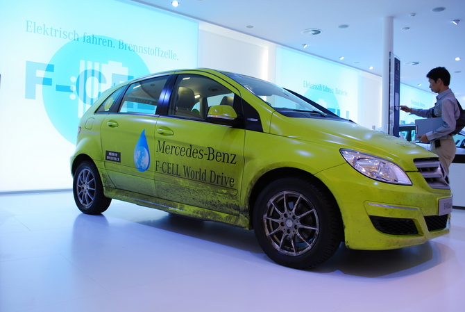 Mercedes-Benz B F-CELL Mercedes-Benz B F-CELL