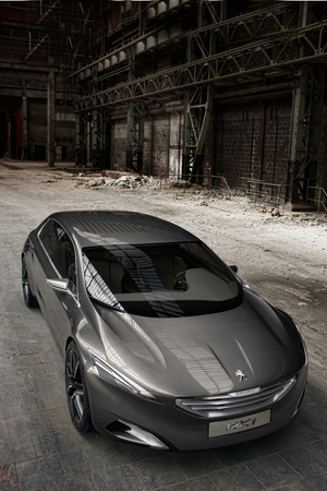 Peugeot HX1 Concept Pushes Avant-Garde Design with Plug-in Hybrid Engine Peugeot HX1 Concept Pushes Avant-Garde Design with Plug-in Hybrid Engine
