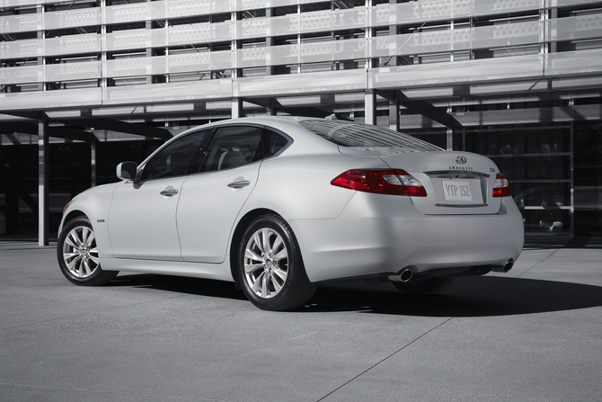 Infiniti M35h Infiniti M35h