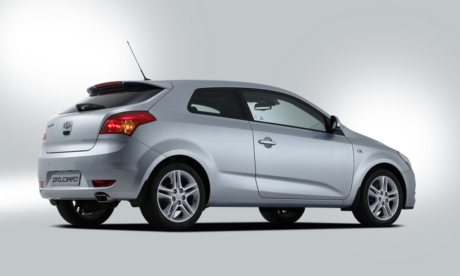 Kia cee�d S coup� 1.6 CRDi 90cv TX Kia cee�d S coup� 1.6 CRDi 90cv TX