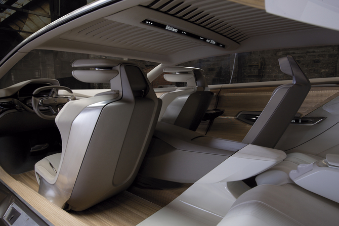 Peugeot HX1 Concept Pushes Avant-Garde Design with Plug-in Hybrid Engine Peugeot HX1 Concept Pushes Avant-Garde Design with Plug-in Hybrid Engine