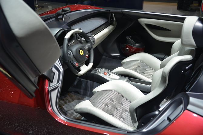 The interior has no windshield The interior has no windshield